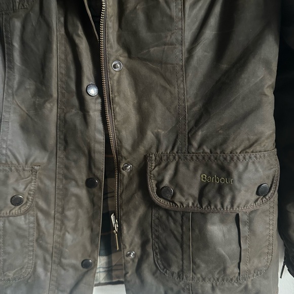 Barbour Olive Women's wax jacket size U.S. 6 - Picture 6 of 10